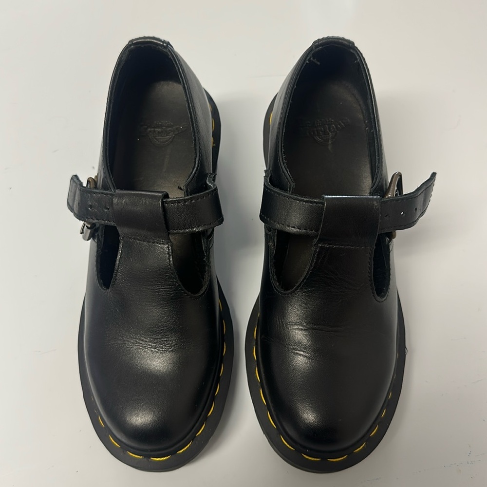 basically new dr martens !! barely worn!